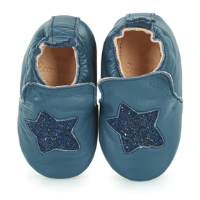 Baby shoes with star in velvet